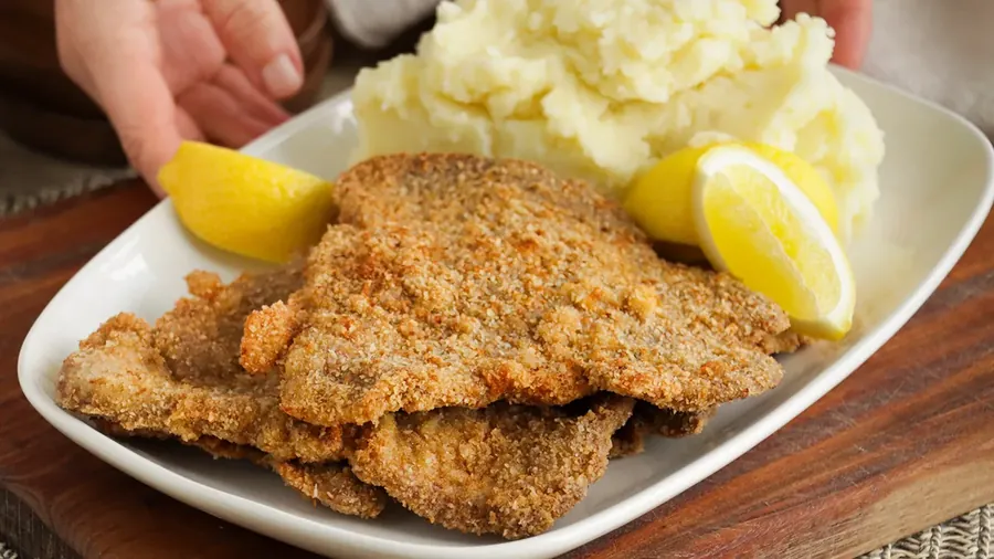 Milanesa con puré de papas