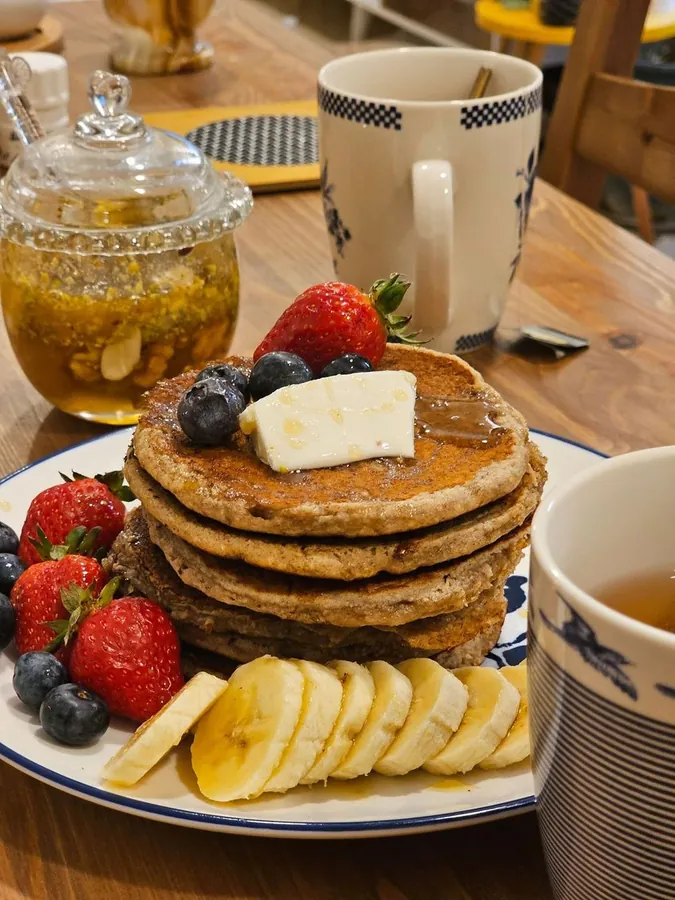 Panqueques de avena con frutas
